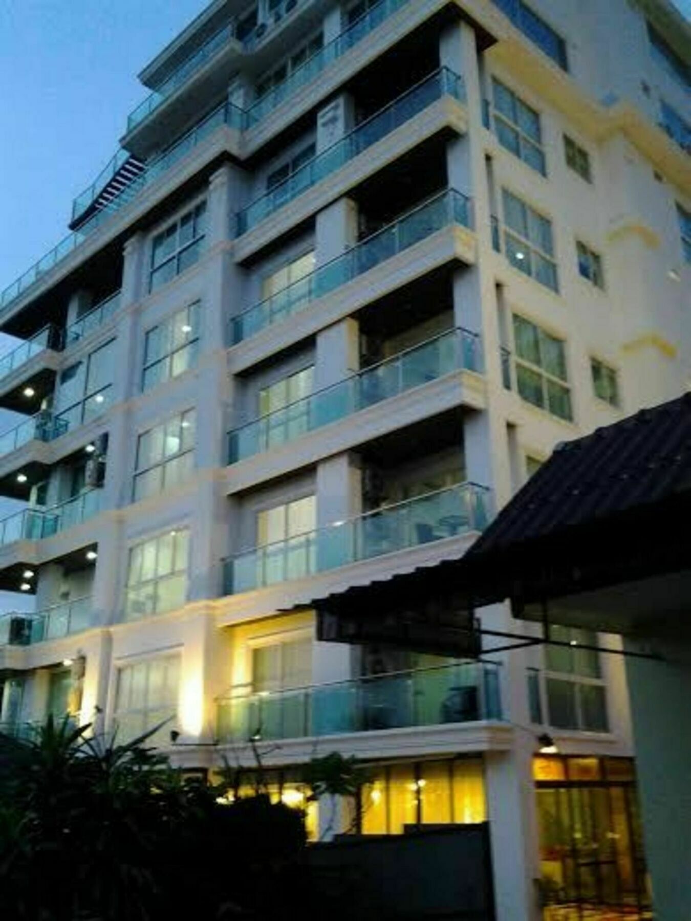 Goldstone Residency Patong , Phuket公寓 外观 照片